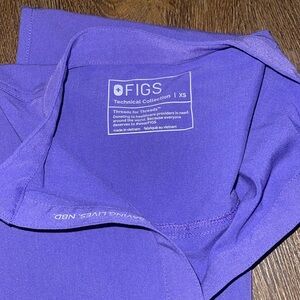 XS figs collared top